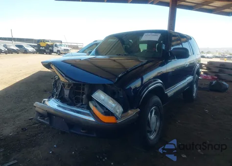 2001 Chevrolet Blazer Lt from USA, damaged, VIN 1GNDT13W012217964